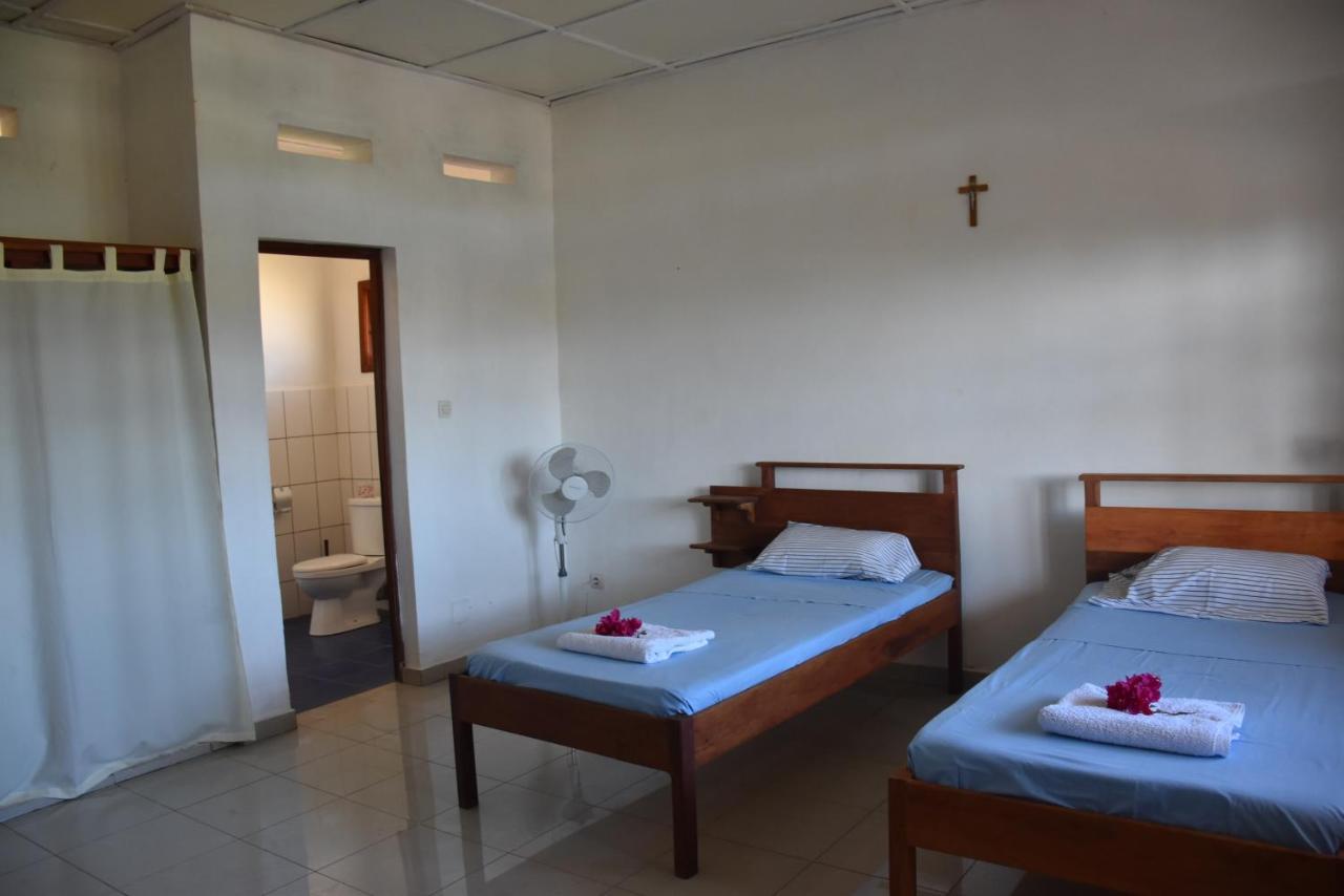 Centre Lucien Botovasoa Bed & Breakfast Antsiranana Exterior foto