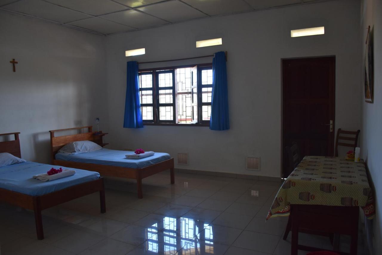 Centre Lucien Botovasoa Bed & Breakfast Antsiranana Exterior foto
