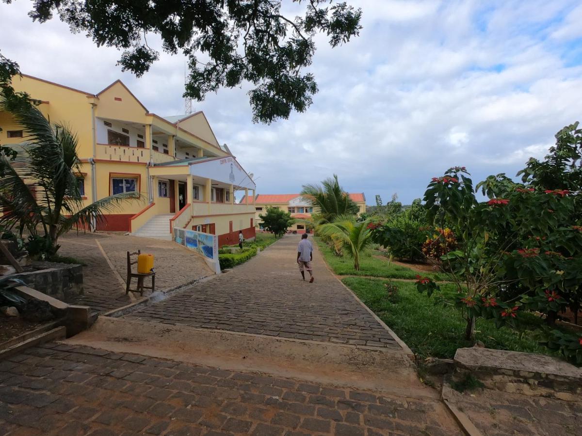 Centre Lucien Botovasoa Bed & Breakfast Antsiranana Exterior foto
