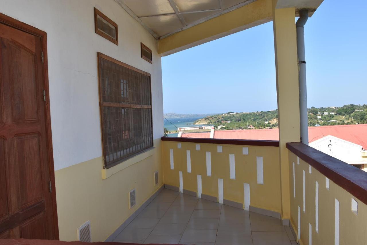 Centre Lucien Botovasoa Bed & Breakfast Antsiranana Exterior foto